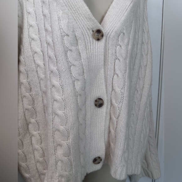 Abercrombie & Fitch Women’s S Cable Knit Button Cardigan Ivory Heavyweight Cozy - Picture 2 of 8